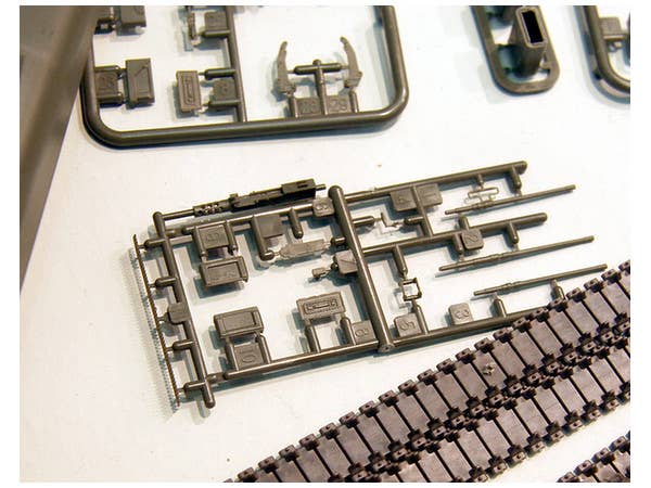Asuka 1/35 U.S. Medium Tank M4A1 Sherman (Mid Production) | 4571229090609