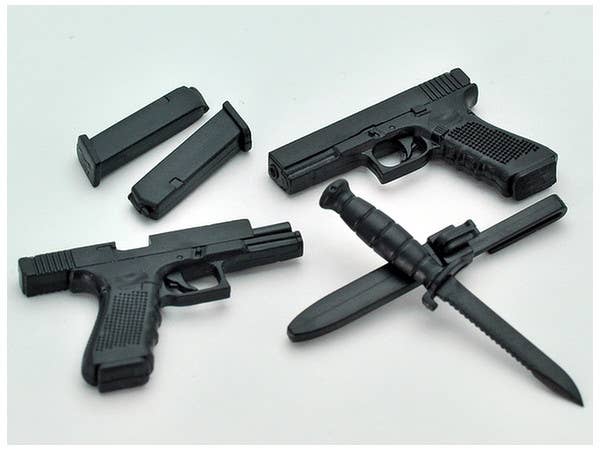 TomyTec Little Armory 1/12 LA028 Glock 17.18C Type Firearm | 4543736282273