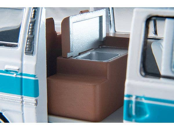 Tomica Limited Vintage NEO 1/64 LV-N312a Nissan Caravan Camper White/Sky Blue 1973 | 4543736325062