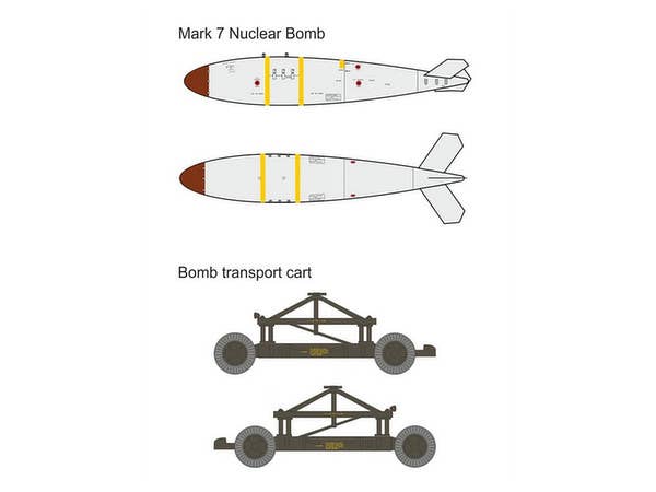 Valom 1/72 Mark 7 nuclear bomb | 8594054291276