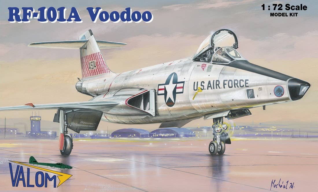 Valom 1/72 RF-101A Voodoo | 8594054290927