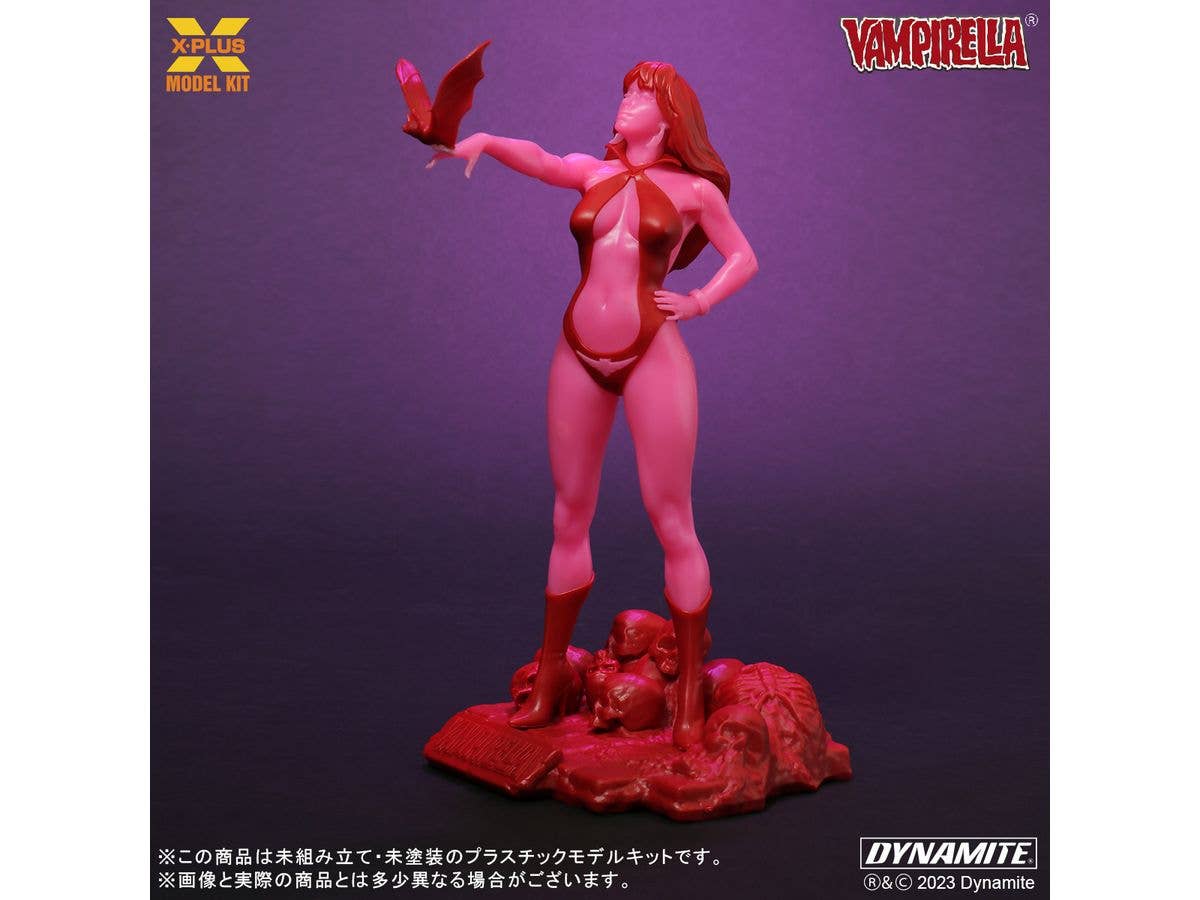 X-Plus 1/8 Vampirella Jose Gonzalez Edition (Glows In The Dark) Plastic Model Kit | 4532149022354