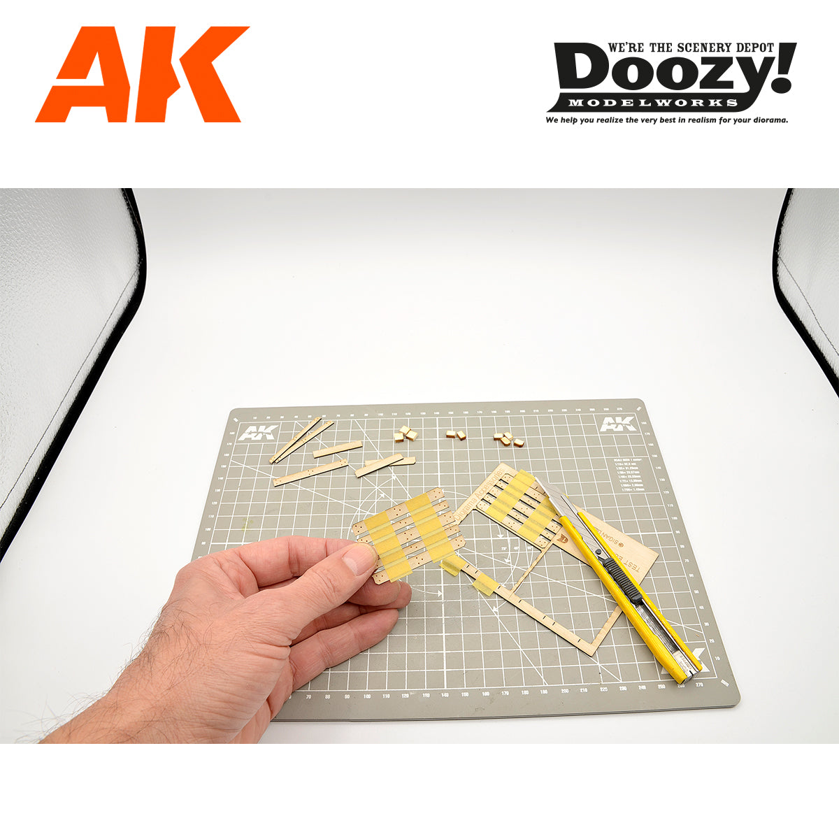 Doozy 1/24 Wooden Euro Pallet, 5 Units | 8435568328976