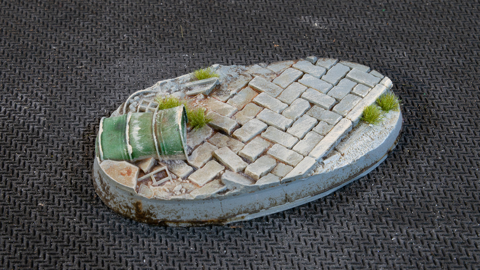 Gamers Grass Battle Ready Bases - Urban Warfare - Oval 60mm (x4) | 738956789402