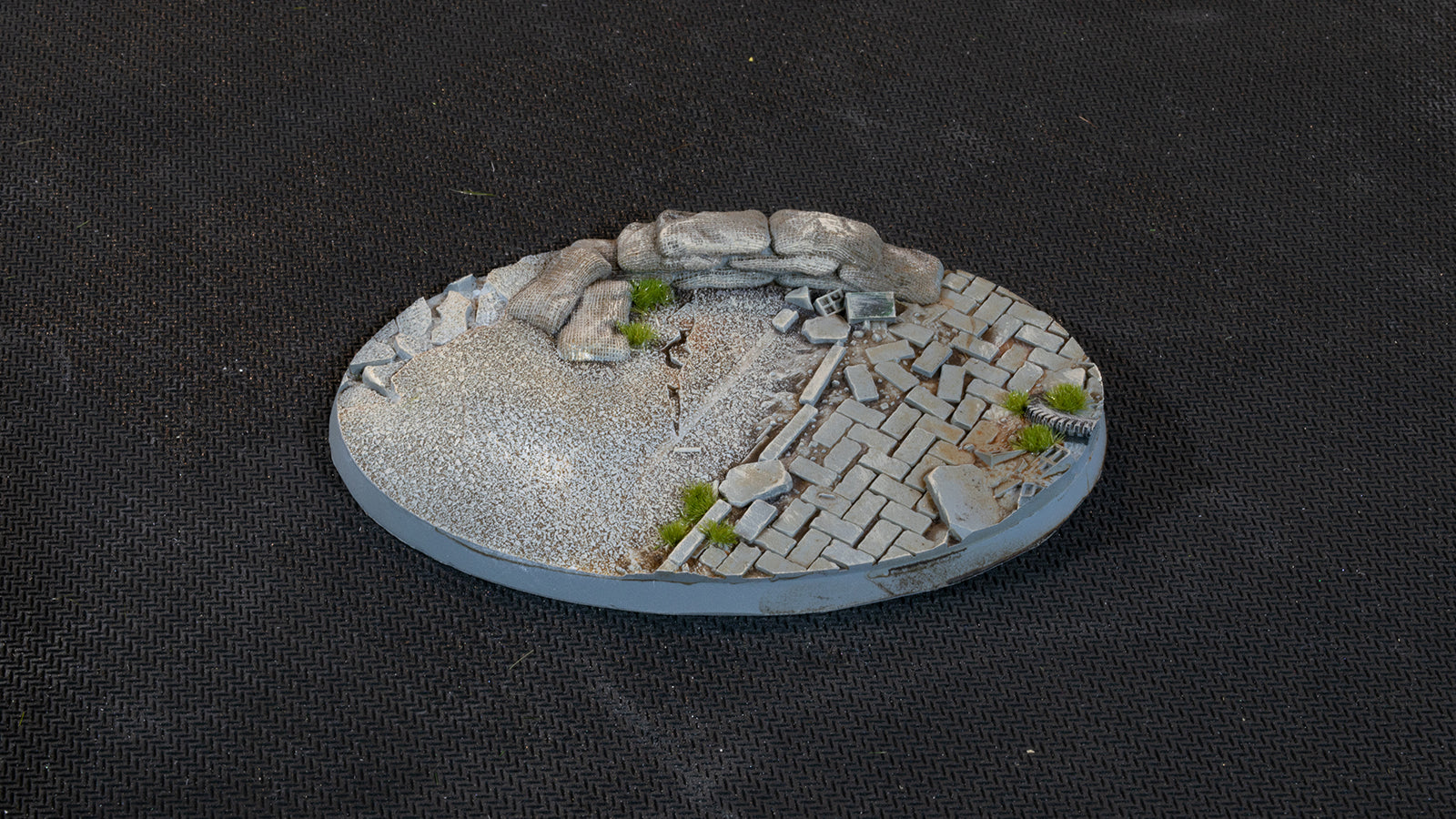 Gamers Grass Battle Ready Bases - Urban Warfare - Oval 105mm (x1) | 738956789433