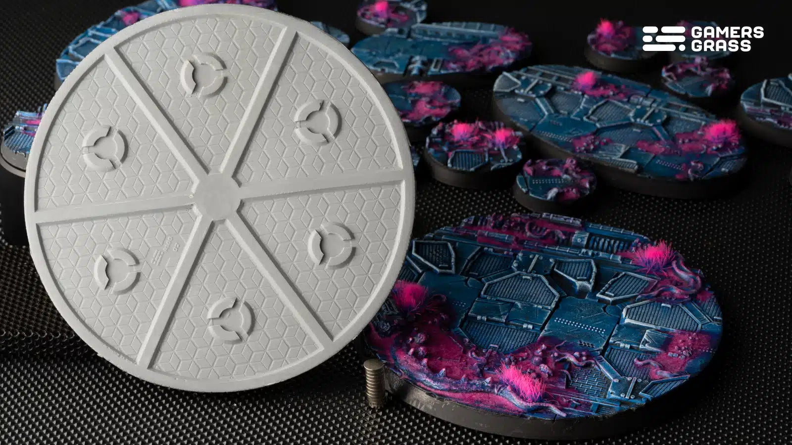 Gamers Grass Battle Ready Bases - Alien Infestation - Round 100mm (x1) | 738956790378