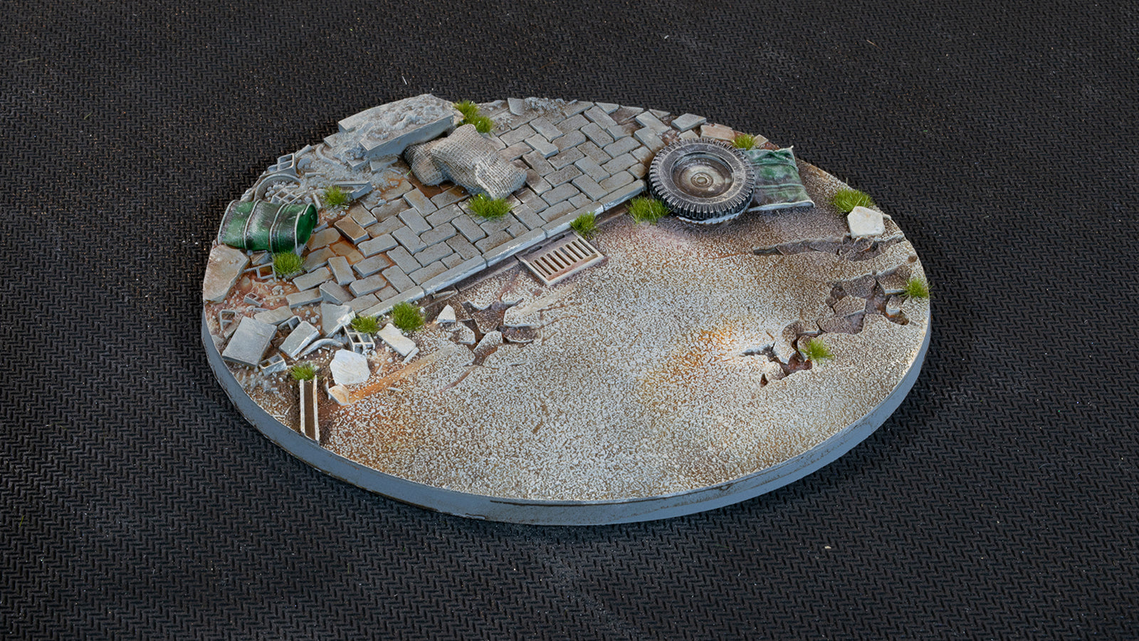 Gamers Grass Battle Ready Bases - Urban Warfare - Oval 120mm (x1) | 738956789440