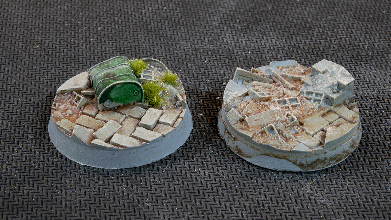 Gamers Grass Battle Ready Bases - Urban Warfare - Round 32mm (x8) | 738956789358