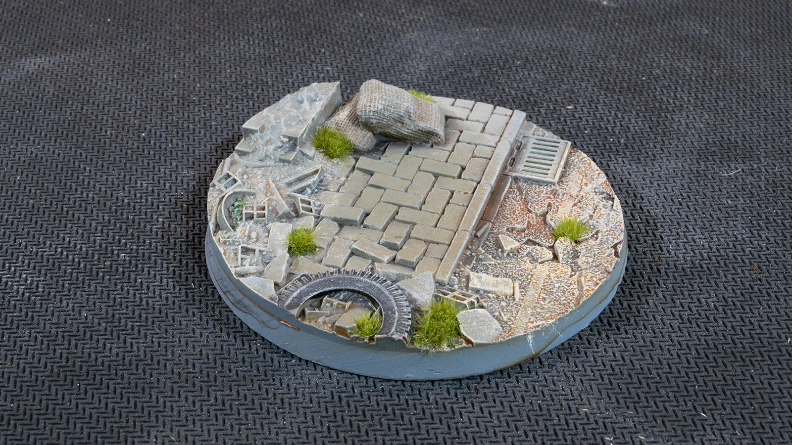 Gamers Grass Battle Ready Bases - Urban Warfare - Round 60mm (x2) | 738956789389