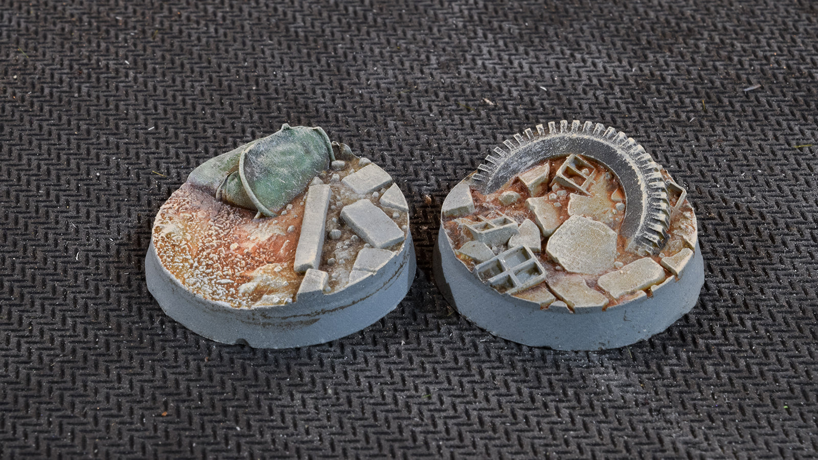 Gamers Grass Battle Ready Bases - Urban Warfare - Round 25mm (x10) | 738956789341