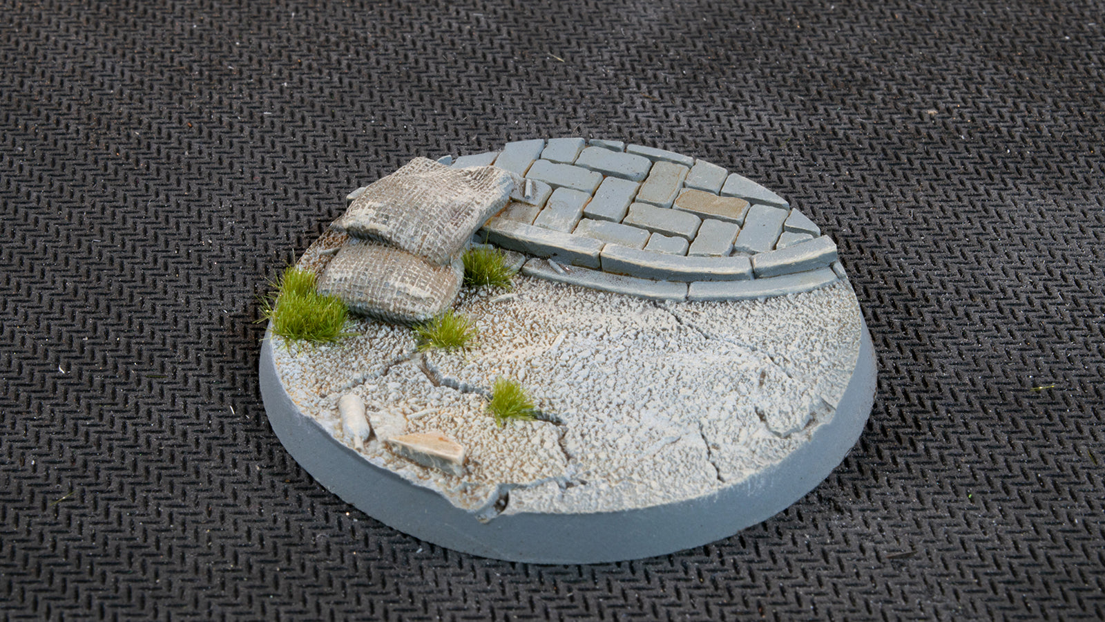 Gamers Grass Battle Ready Bases - Urban Warfare - Round 50mm (x3) | 738956789372