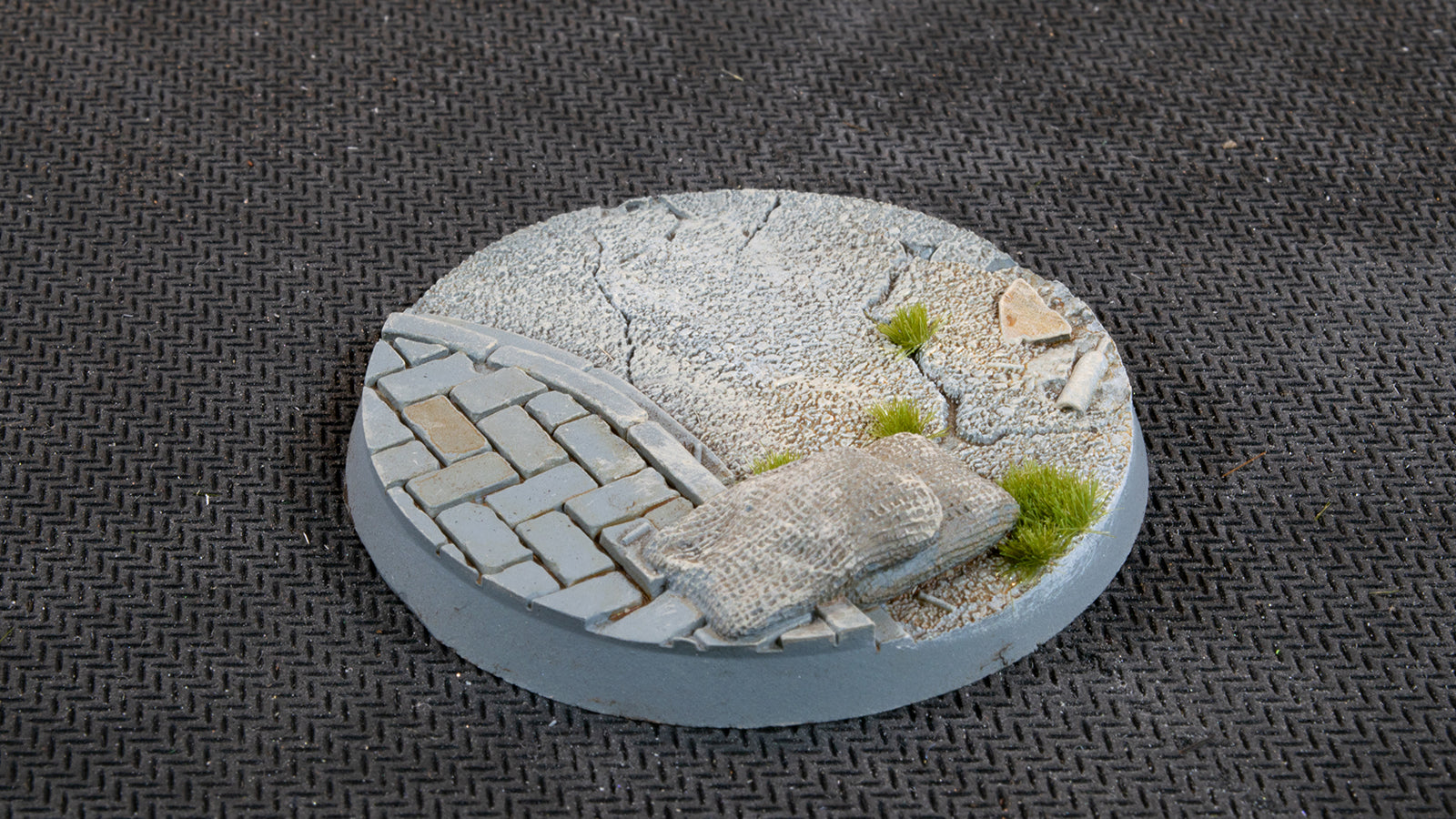 Gamers Grass Battle Ready Bases - Urban Warfare - Round 50mm (x3) | 738956789372