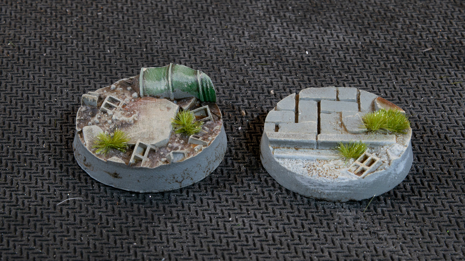Gamers Grass Battle Ready Bases - Urban Warfare - Round 25mm (x10) | 738956789341