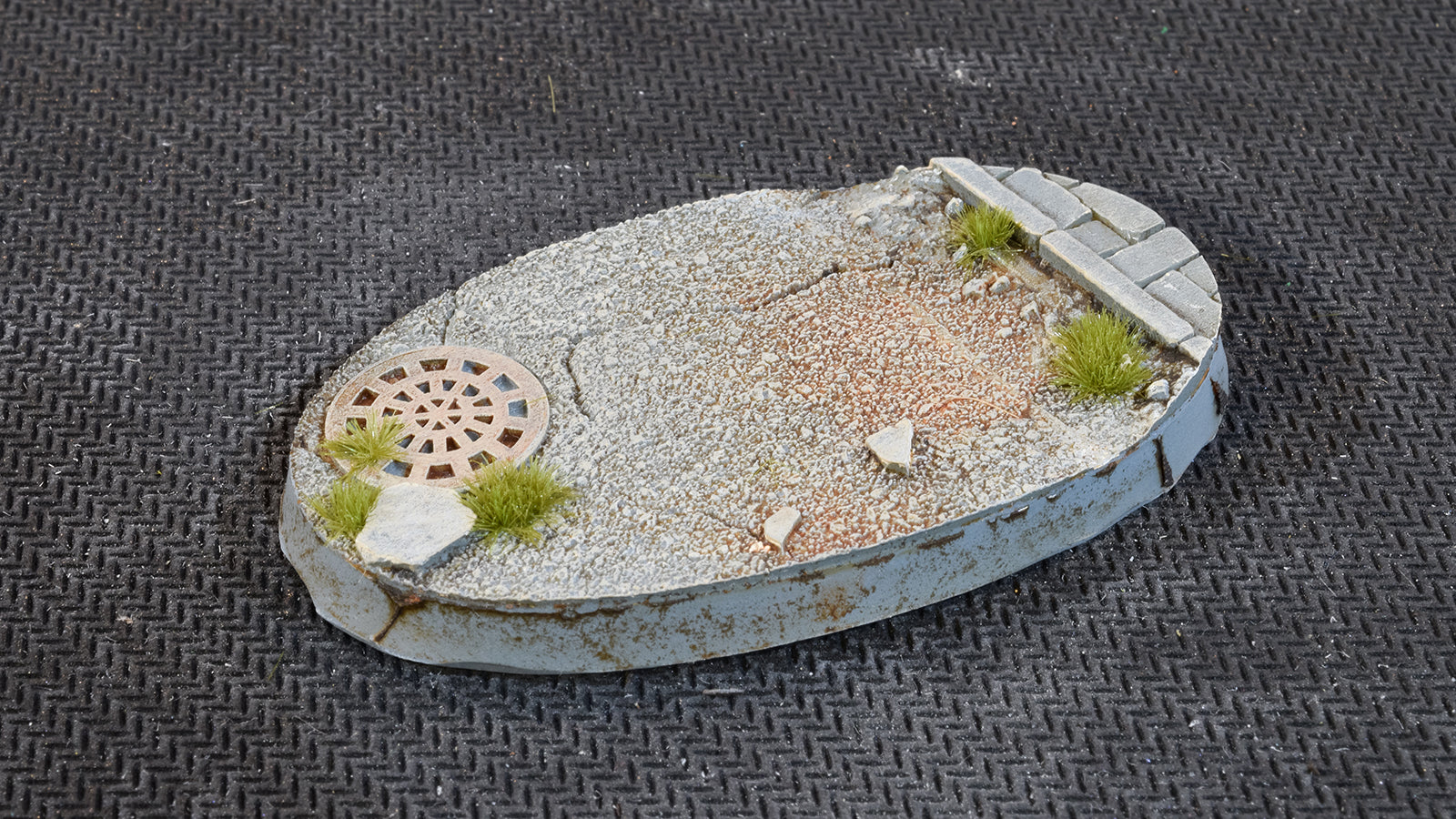 Gamers Grass Battle Ready Bases - Urban Warfare - Oval 60mm (x4) | 738956789402