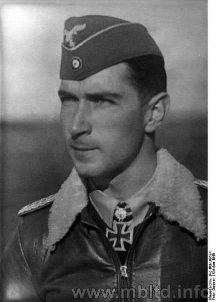 MASTER BOX 1/32 Series Famous pilots of WWII era, kit No.1 | 4820113080319