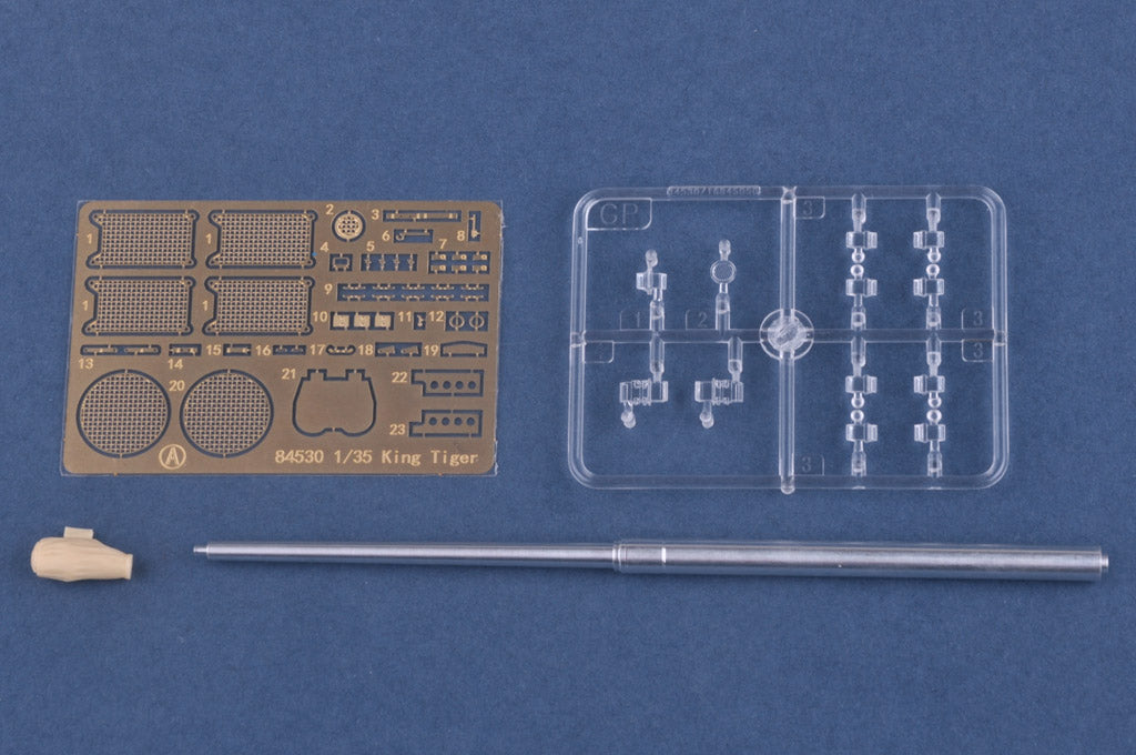 Hobby Boss 1/35 Pz.Kpfw.VI Sd.Kfz.182 Tiger II (Henschel July. 1945 Production) | 6939319245335