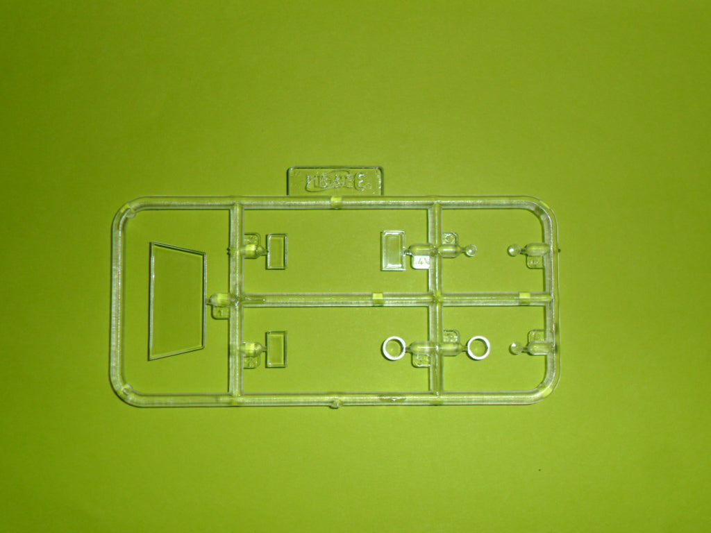 ICM 1/35 Model T 1917 Ambulance with US Medical Personnel | 4823044404506