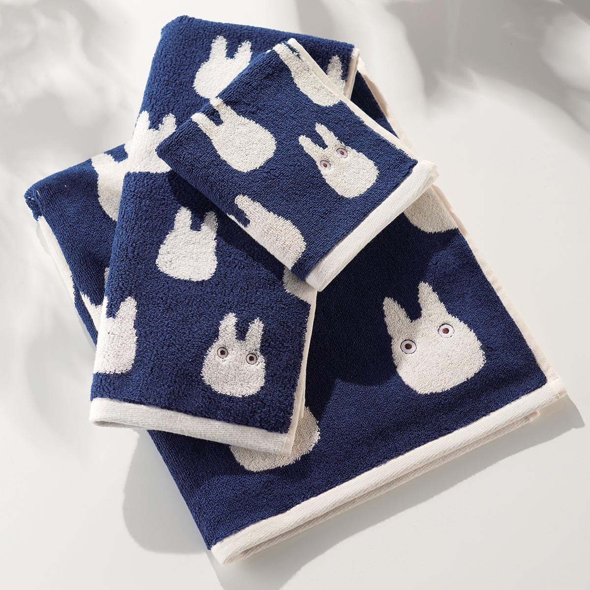 Marushin Studio Ghibli Silhouette Towel Series Small White Totoro - (Wash Towel) 'My Neighbor Totoro', Size: 13" x 14.17" | 4992272573039
