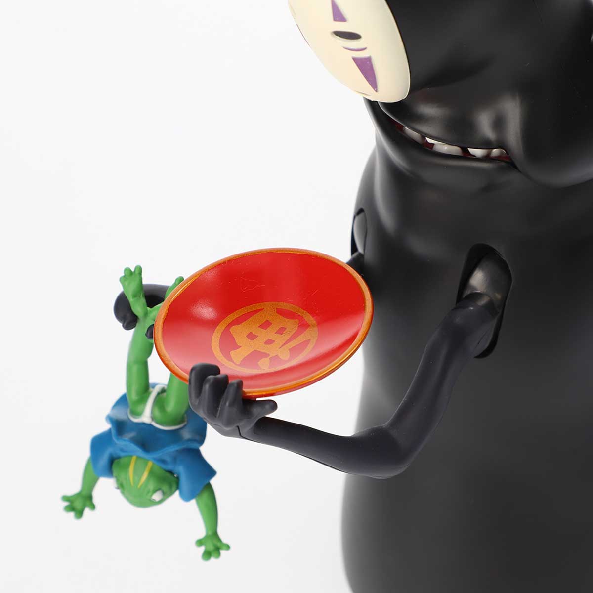 Benelic More No Face Coin Munching Bank "Spirited Away" | 4990593358892