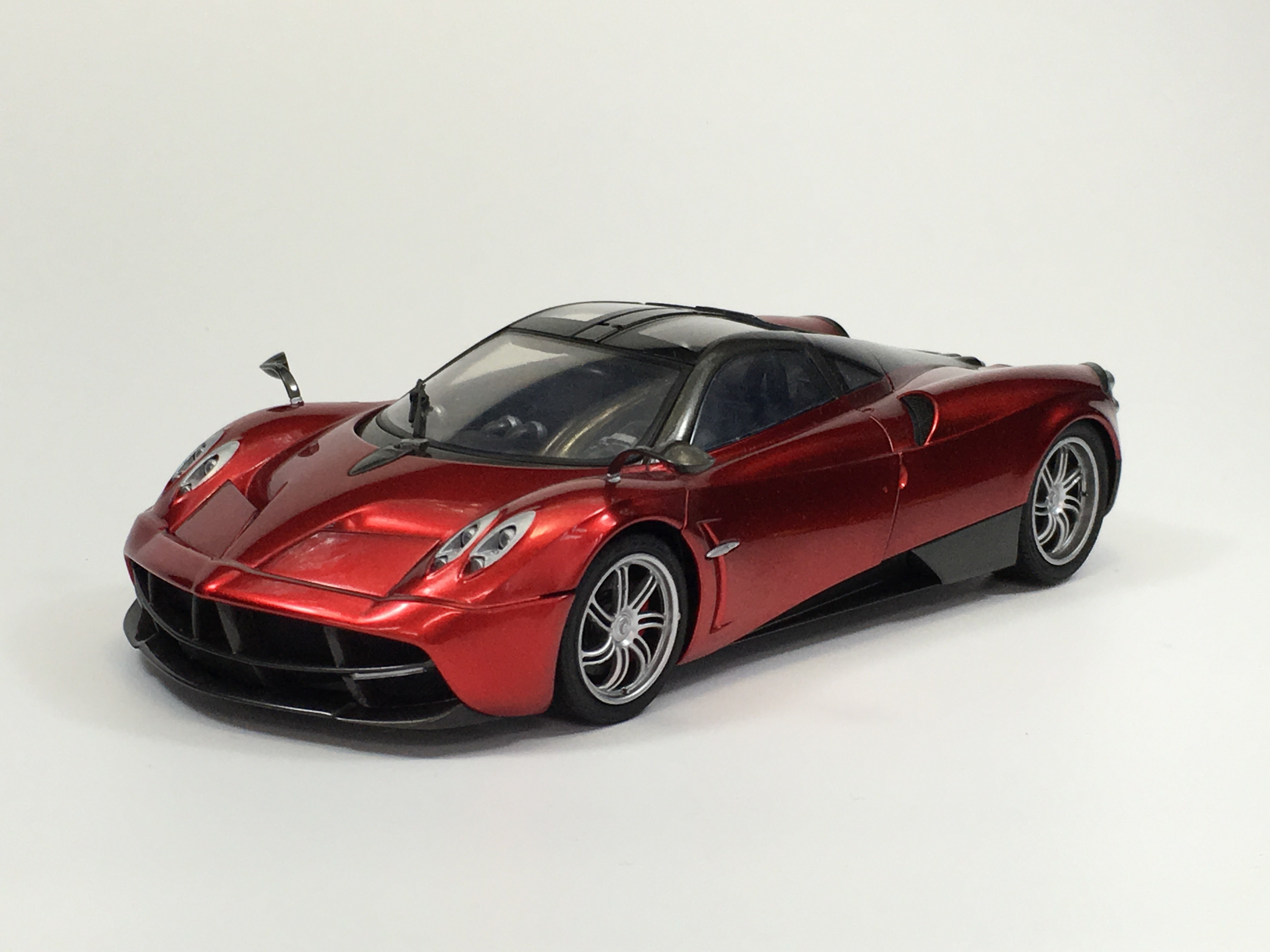 Aoshima 1/24 Pagani Huayra [Overseas Edition] | 4905083010914