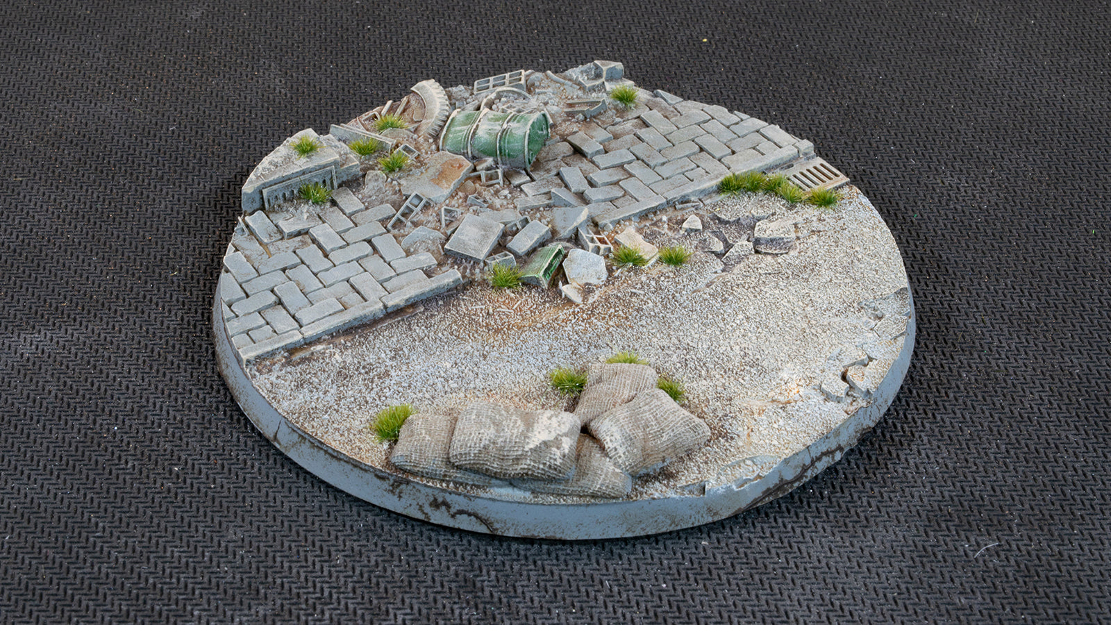 Gamers Grass Battle Ready Bases - Urban Warfare - Round 100mm (x1) | 738956789396