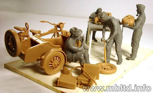 MASTER BOX 1/35 German Motorcycle Repair Crew | 4820113080159