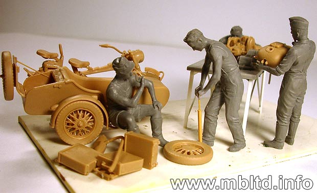 MASTER BOX 1/35 German Motorcycle Repair Crew | 4820113080159