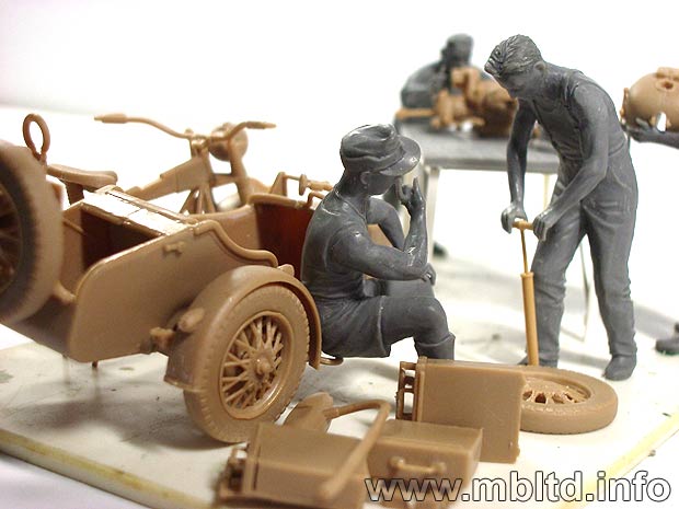 MASTER BOX 1/35 German Motorcycle Repair Crew | 4820113080159