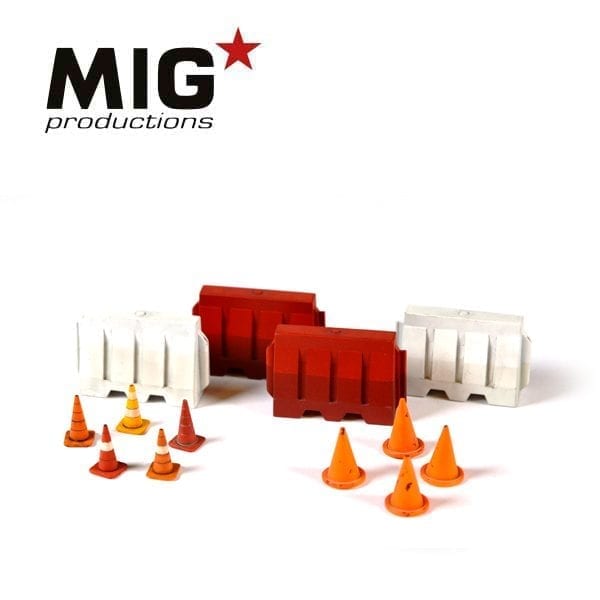 MIG 1/35 Plastic Road Barriers & Cones | 8435568305090
