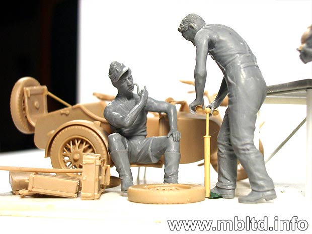 MASTER BOX 1/35 German Motorcycle Repair Crew | 4820113080159