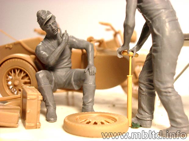 MASTER BOX 1/35 German Motorcycle Repair Crew | 4820113080159