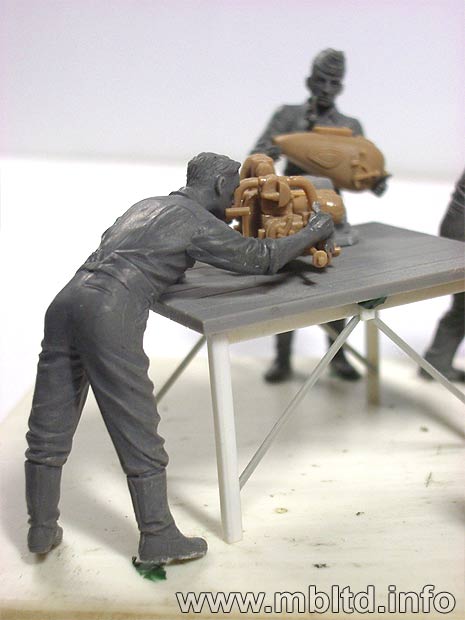 MASTER BOX 1/35 German Motorcycle Repair Crew | 4820113080159