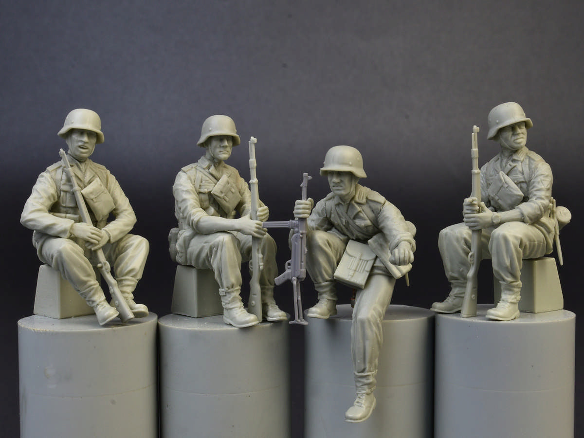 MiniArt 1/35 German Panzergrenadiers | 5905090346081