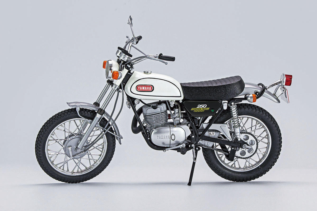 Hasegawa 1/10  YAMAHA 250 ENDURO DT1