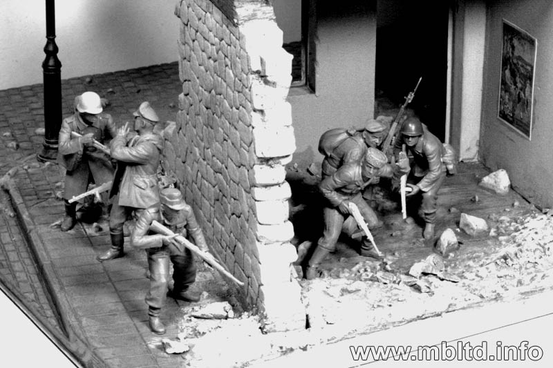 MASTER BOX 1/35 Who's that, German Mountain Troops & Soviet Marines, spring 1943 | 4820113080180