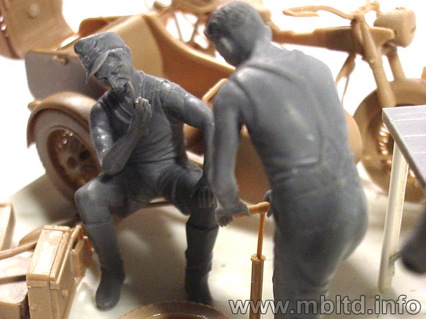 MASTER BOX 1/35 German Motorcycle Repair Crew | 4820113080159