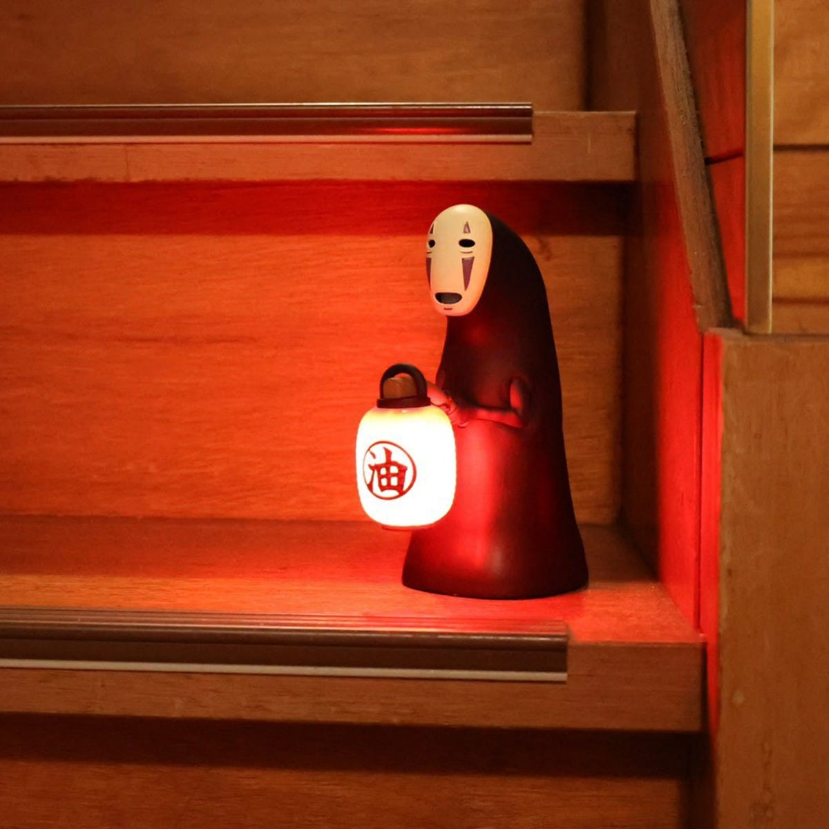 Benelic No Face Lantern Figure (Sensor Light) "Spirited Away" | 4990593354061