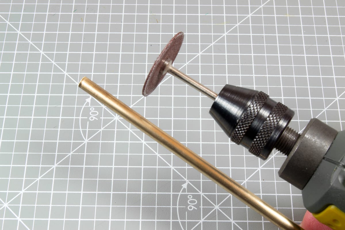 AK Interactive BRASS PIPES 0.9mm, 5 units | 8435568307148