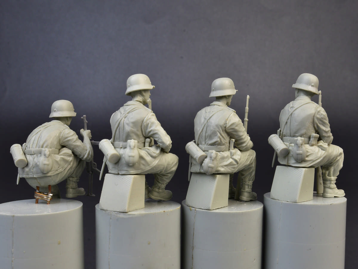 MiniArt 1/35 German Panzergrenadiers | 5905090346081