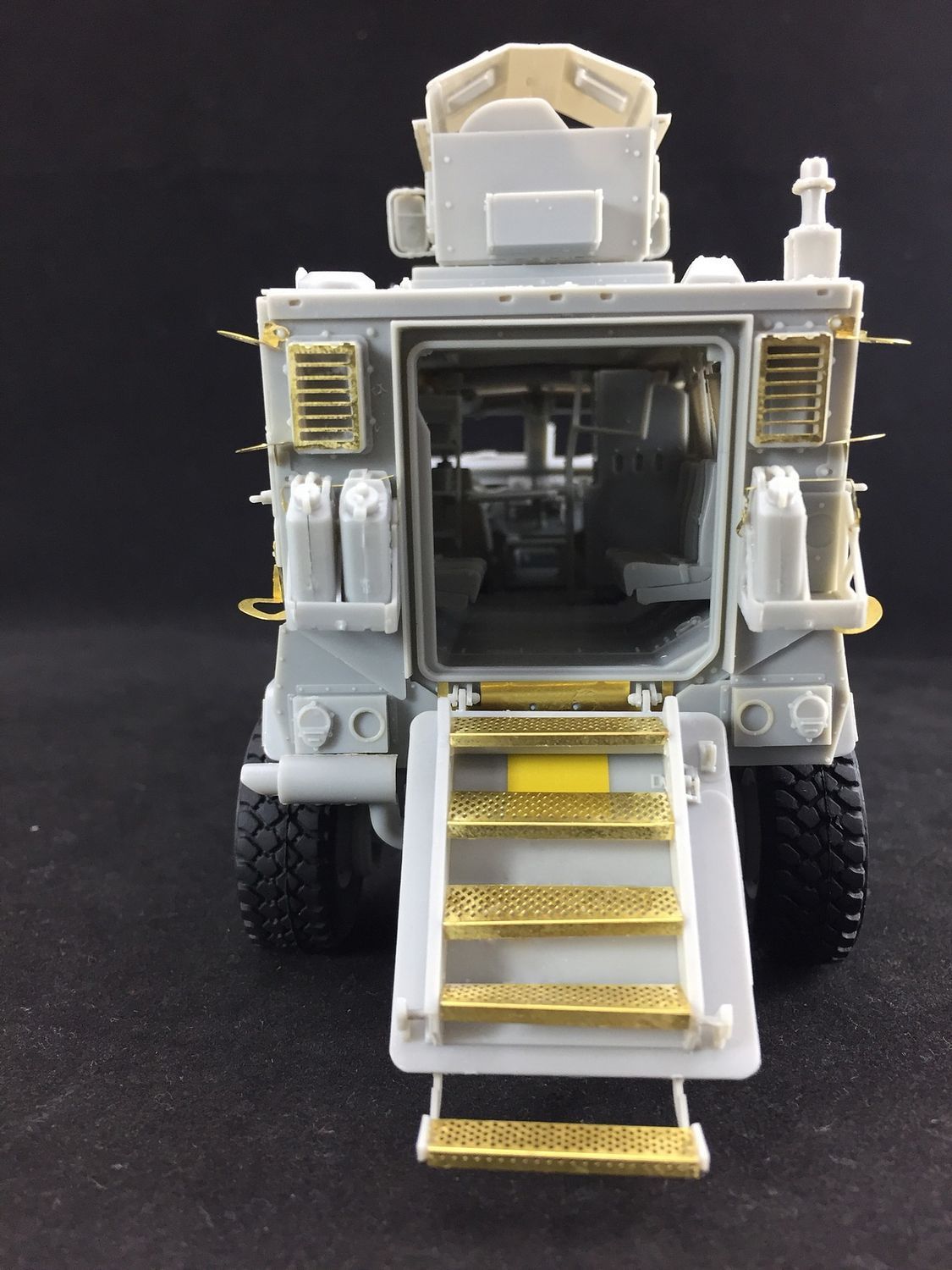 Bronco Models 1/35 M1224 MaxxPro MRAP Armoured Car | 6970162330502