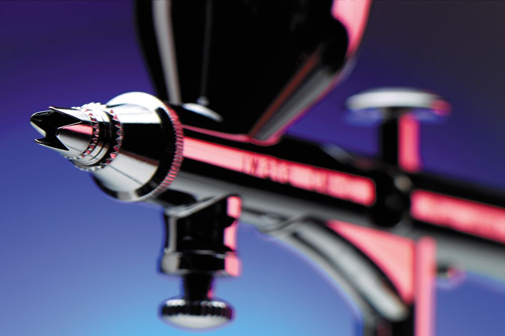IWATA Custom Micron CM-C Plus Gravity Feed Dual Action Airbrush | 734748051818