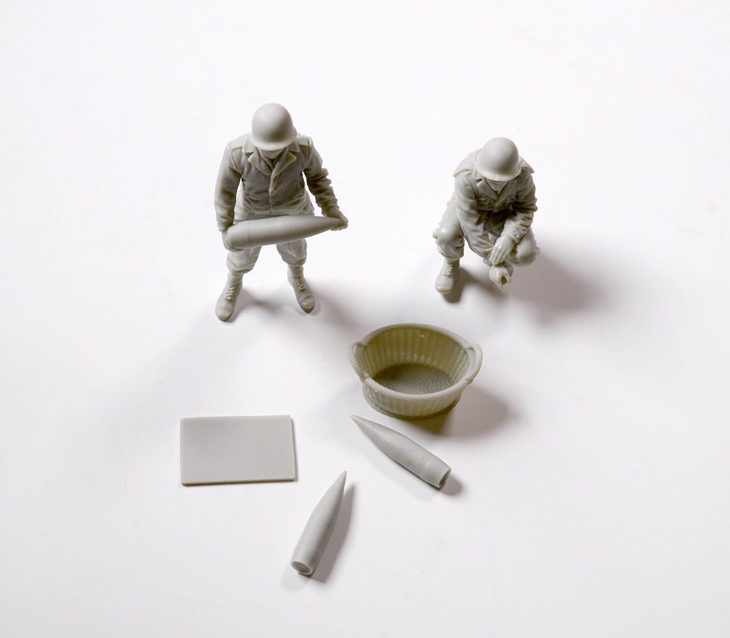 AK Interactive 1/35 WWII US Artillery Crew 'Easter Gifts' Plastic Model Kit | 8435568306141