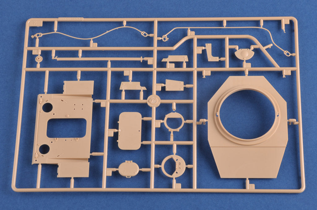 Hobby Boss 1/35 PLA ZTL-11 105mm Amphibious Assault Vehicle | 6939319245052