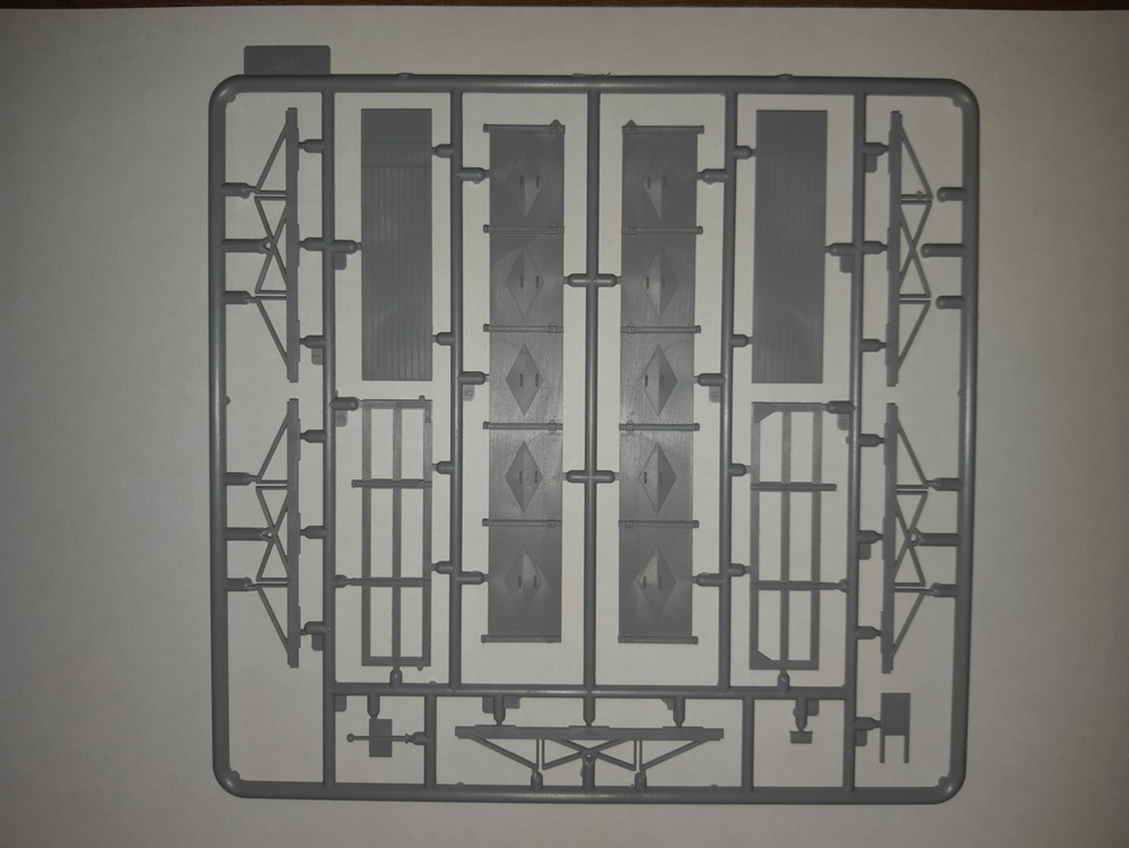 ICM 1/35 Lastkraftwagen 3,5 t AHN with German Drivers | 4823044405923